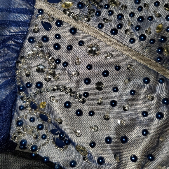 Dress - Picture 4 of 5